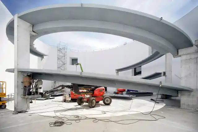 Pasarela helicoidal del Museo de la Memoria de Andalucía en obra